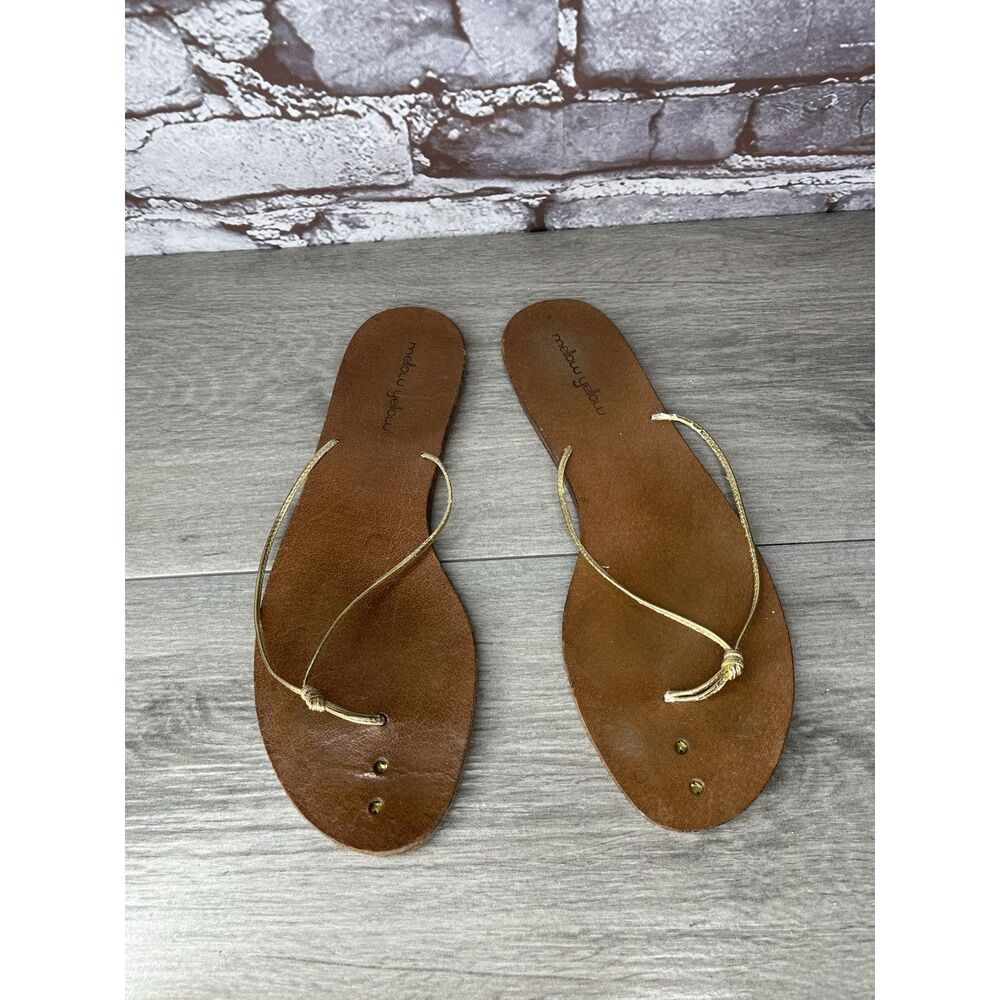 Mellow Yellow Gold Leather Flip Flops Flats Thong Sandals Women Sz 39EU/8.5M US